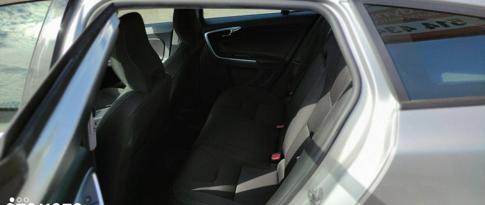 Volvo V60 cena 51800 przebieg: 246200, rok produkcji 2017 z Wleń małe 301